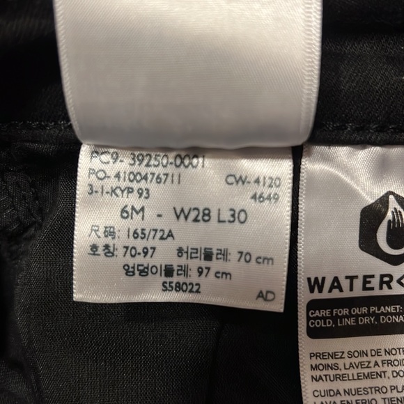 LEVI’s Classic Straight-Leg Jeans - Picture 12 of 12